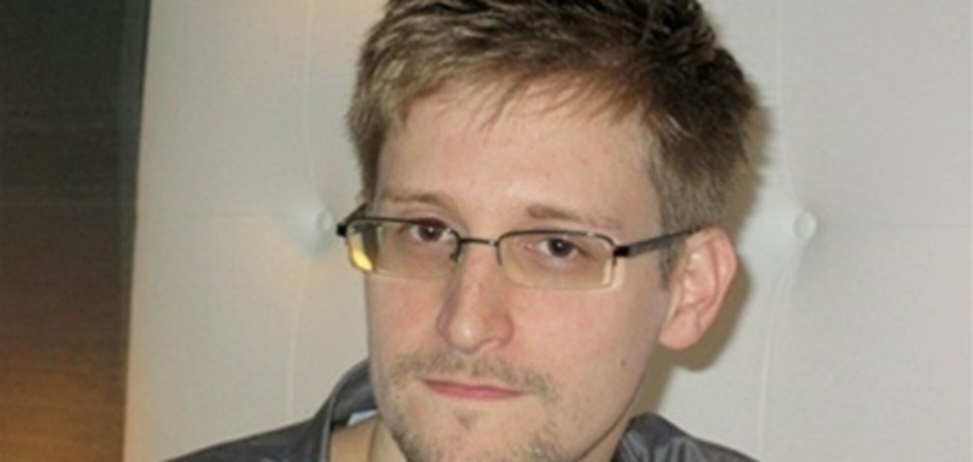 Самолет со Сноуденом на борту приземлился в Москве