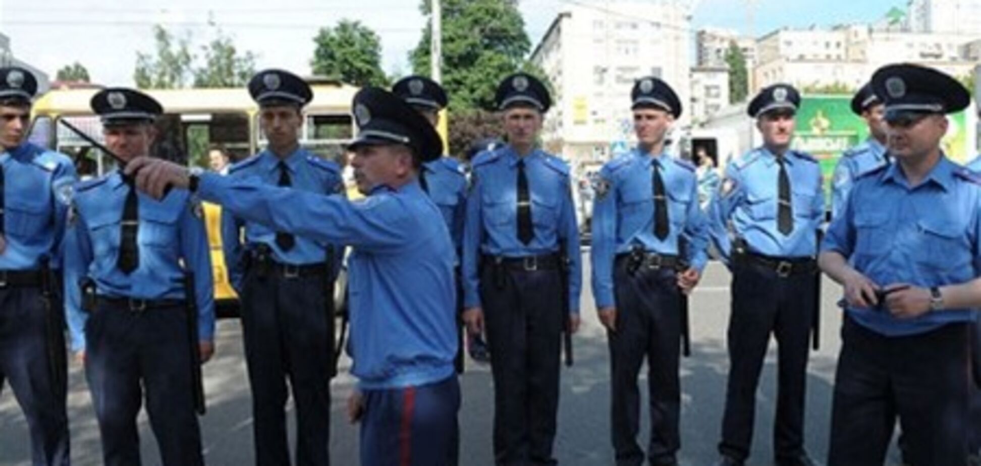 14,5 тис. правоохоронців охороняють громадян на Трійцю