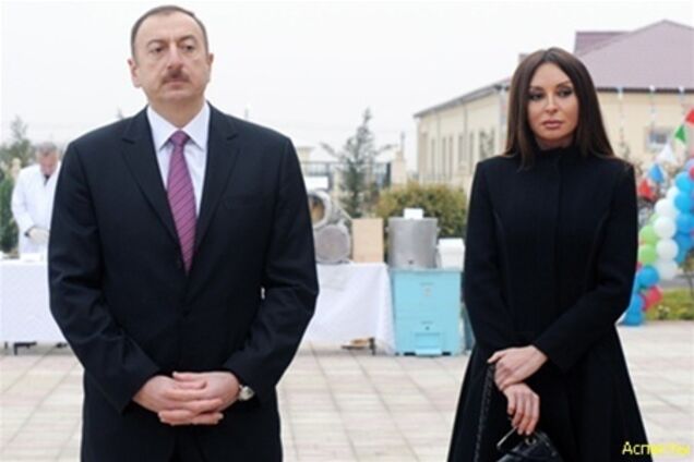 Глава Азербайджану побореться за президентське крісло зі своєю дружиною