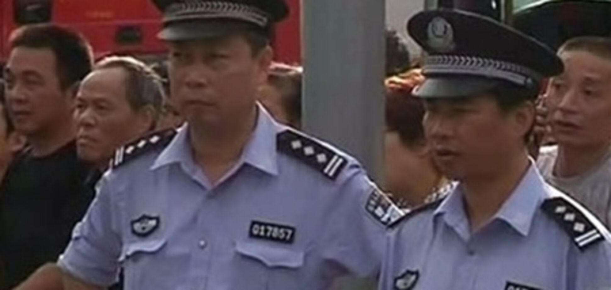 Китайські робітники вже п'ять днів утримують свого шефа