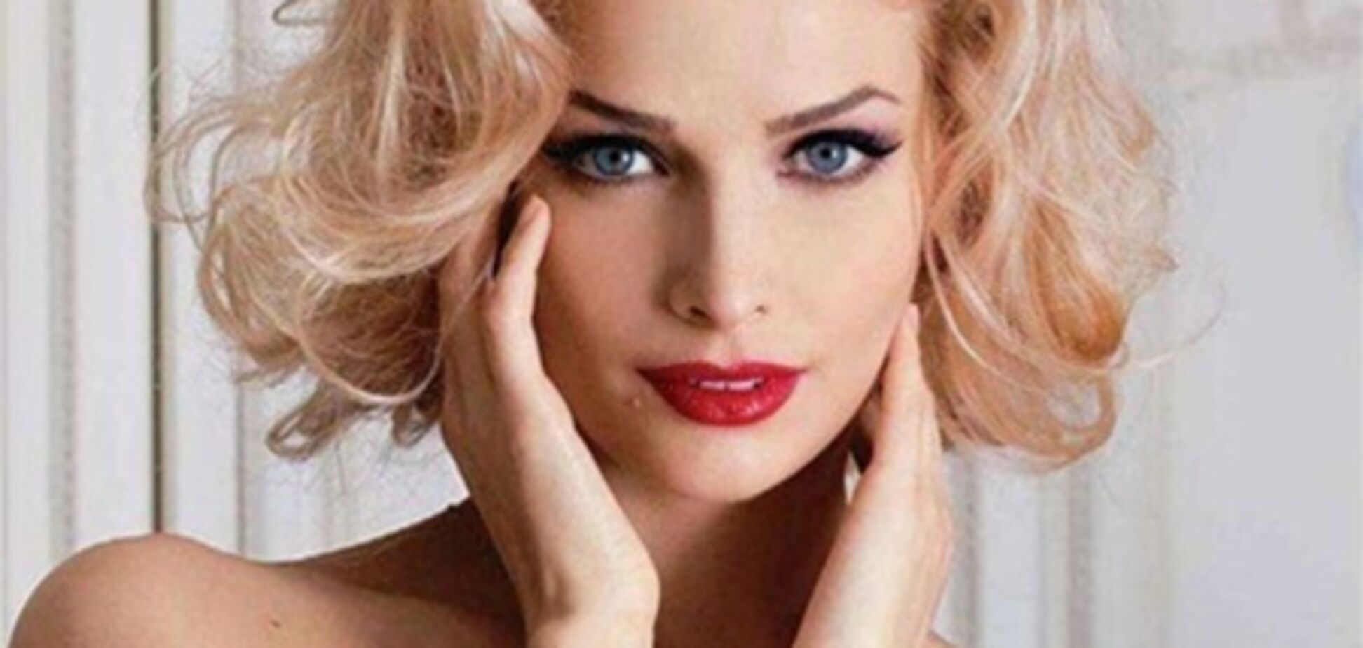 Экс-виагра показала фото в стрингах