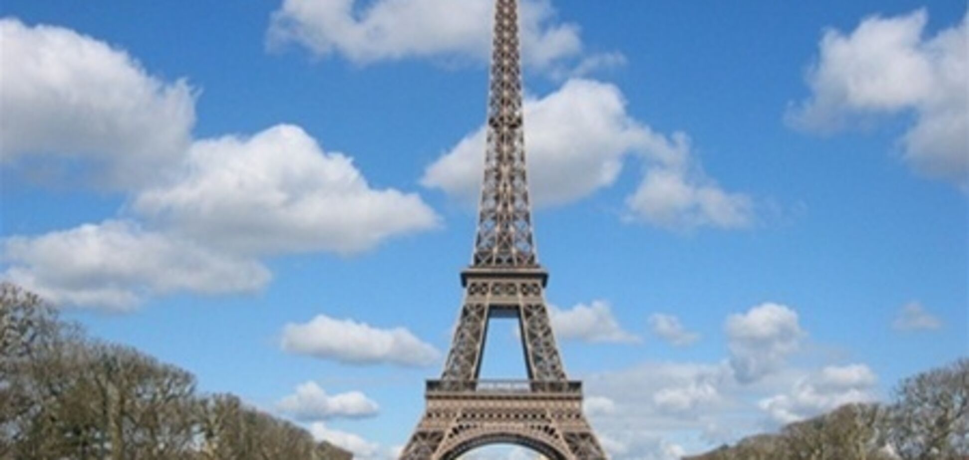 Эйфелеву башню закрыли для туристов