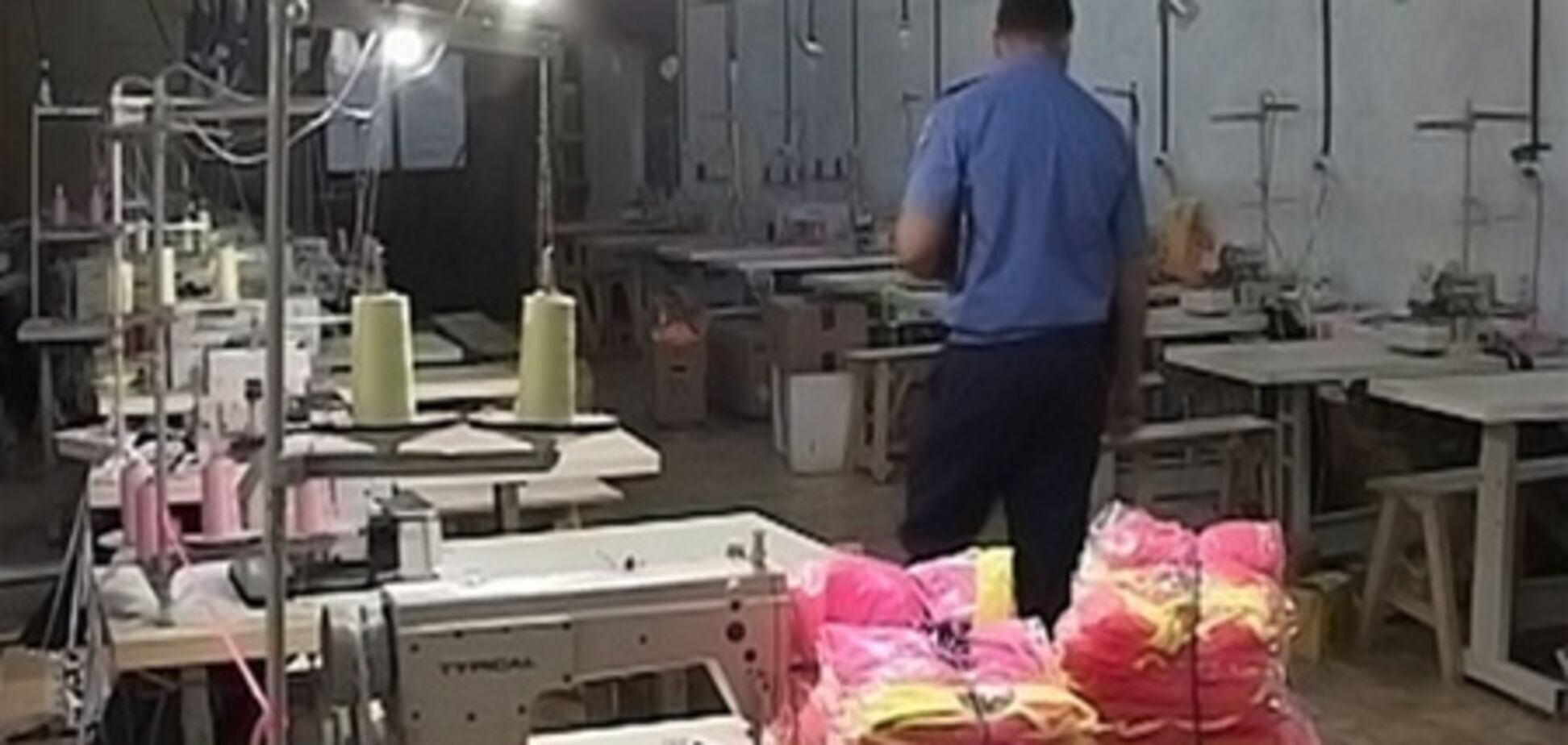 В Одессе задержали 40 азиатов, шивших 'брендовую' одежду