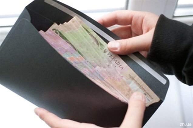Средняя зарплата в Украине увеличилась на 20 грн