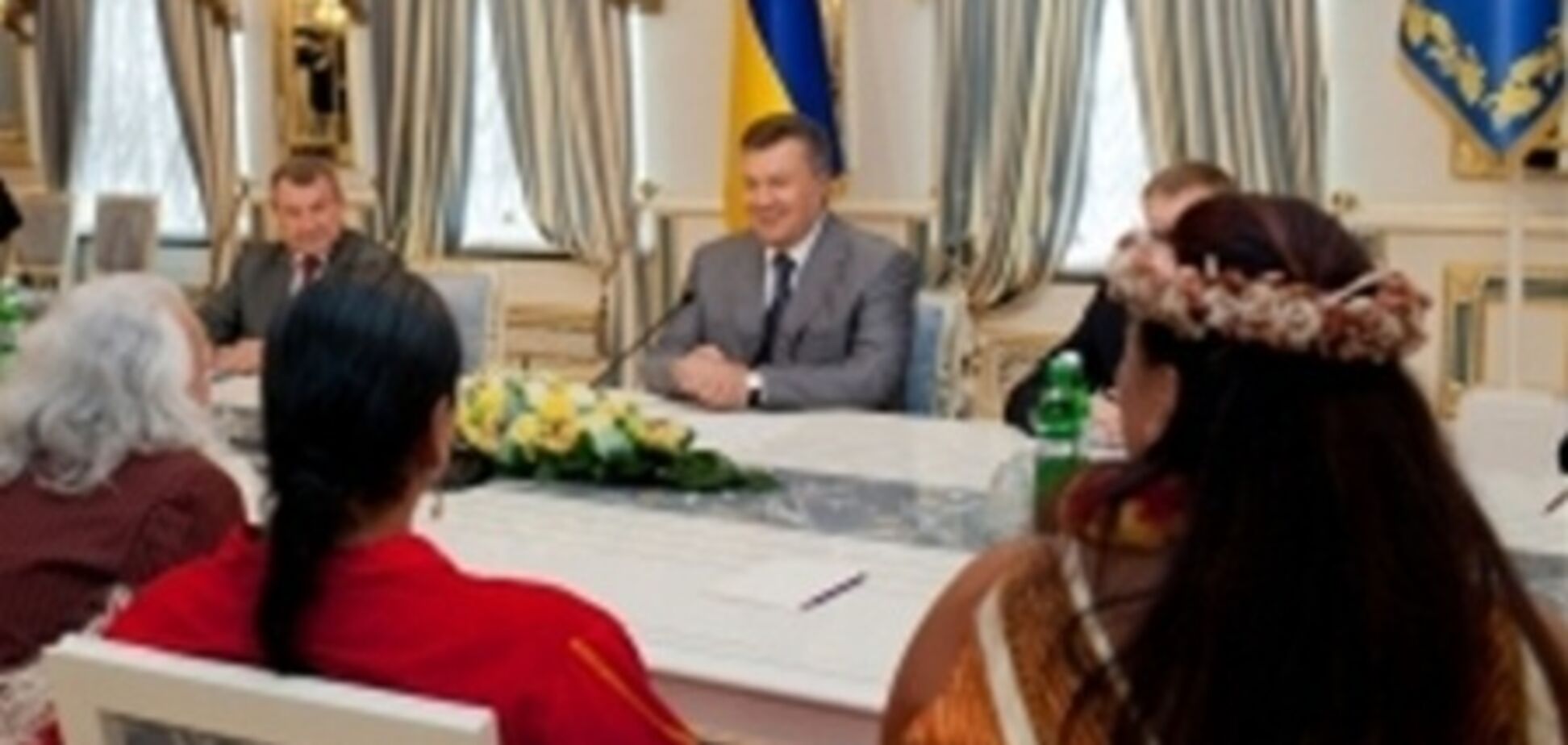 Янукович встретился с вождями индейских племен