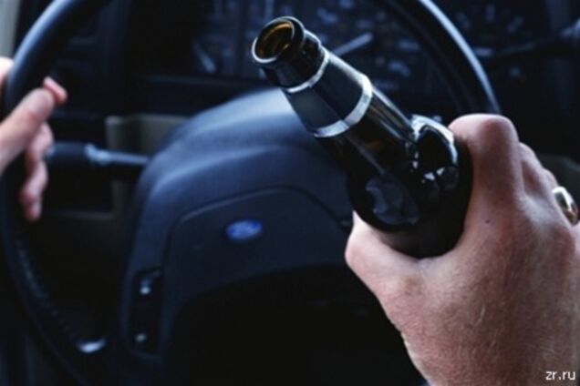 В Еміратах п'яного водія і пасажира засудили до побиття