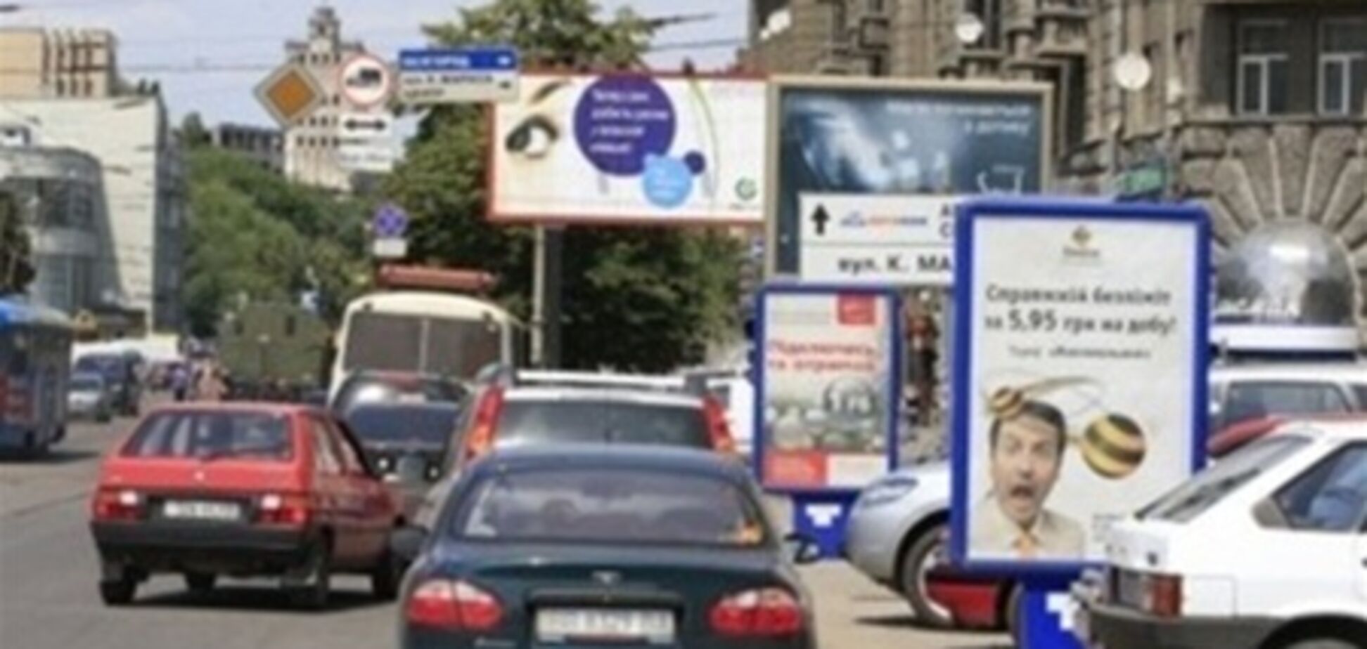 С украинских дорог могут убрать рекламу