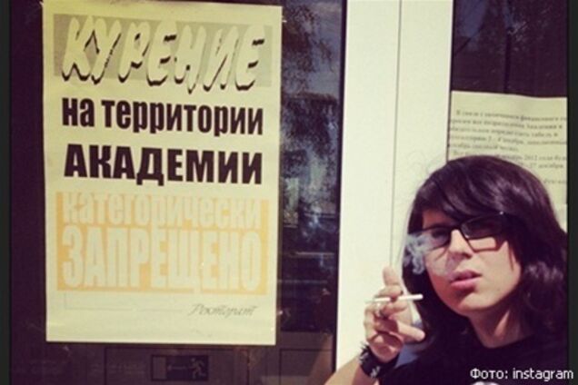 Алексея Смирнова застукали с сигаретой