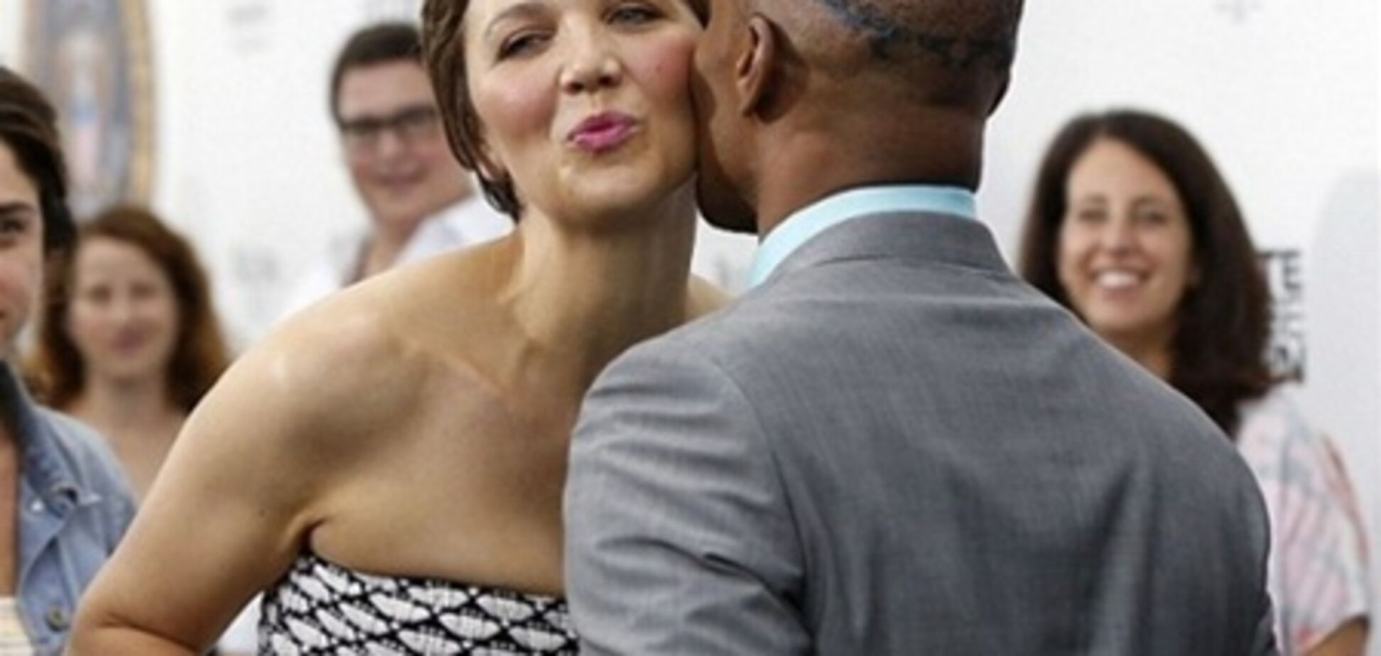 На красную дорожку в нелепых вязаных рюшах