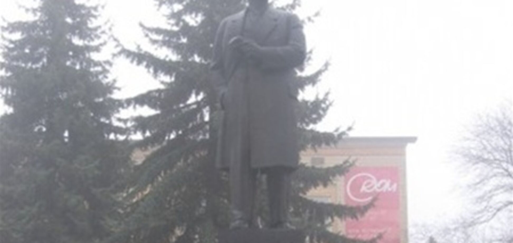 У Черкаській області розвалився пам'ятник Леніну