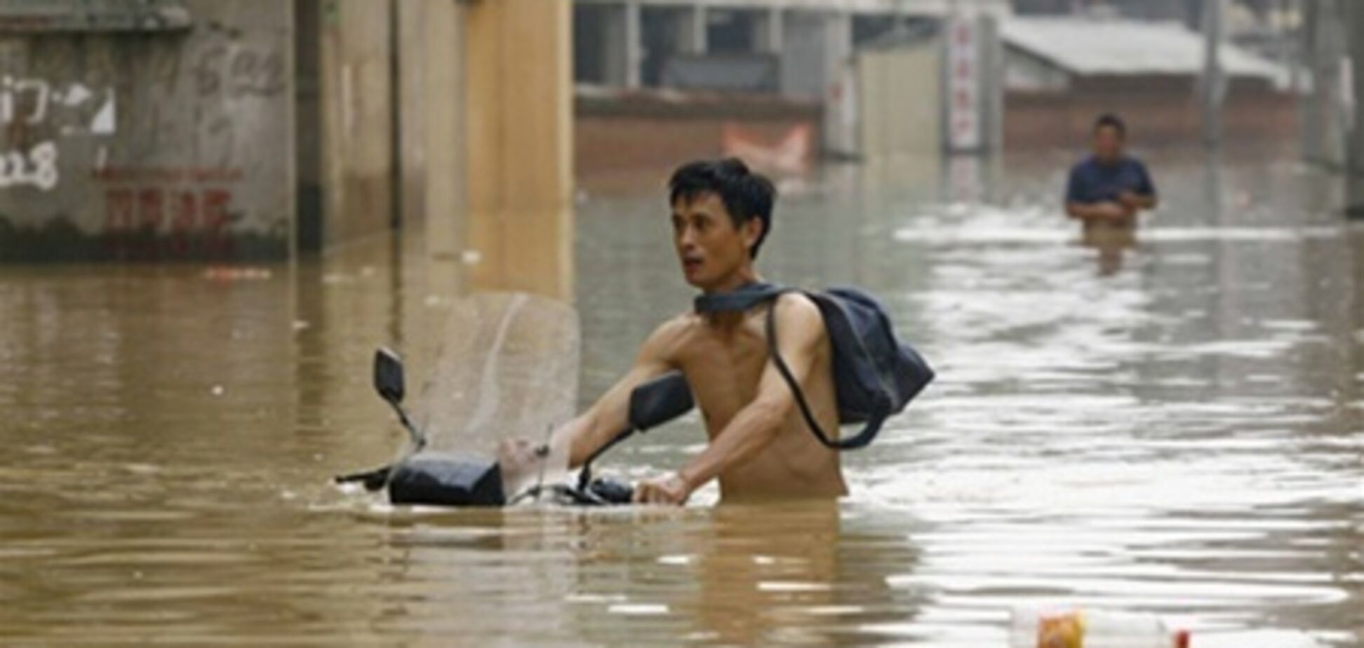 В Китае из-за наводнений пострадали 666 тысяч человек