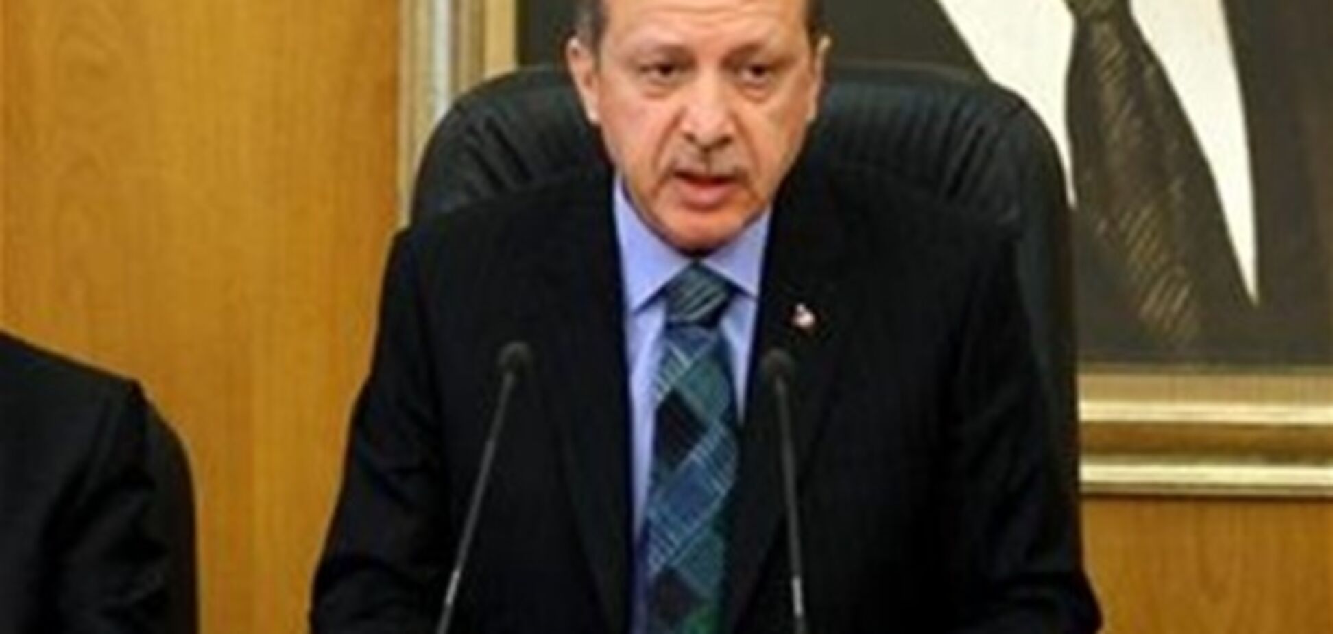 Турецкий премьер 'сцепился' с репортером Reuters из-за протестов