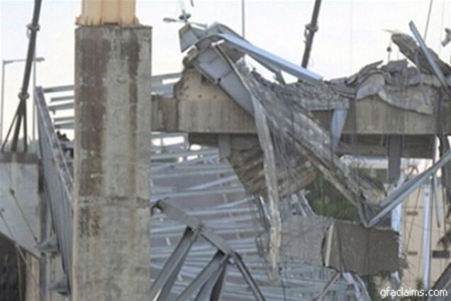 У Канаді залізничний міст впав разом з поїздом