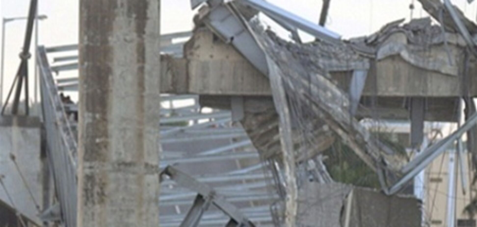 В Канаде железнодорожный мост рухнул вместе с поездом