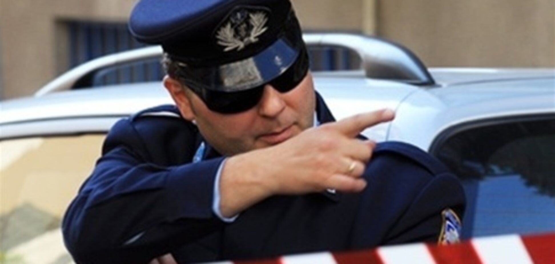 В Афинах взорвали три бомбы