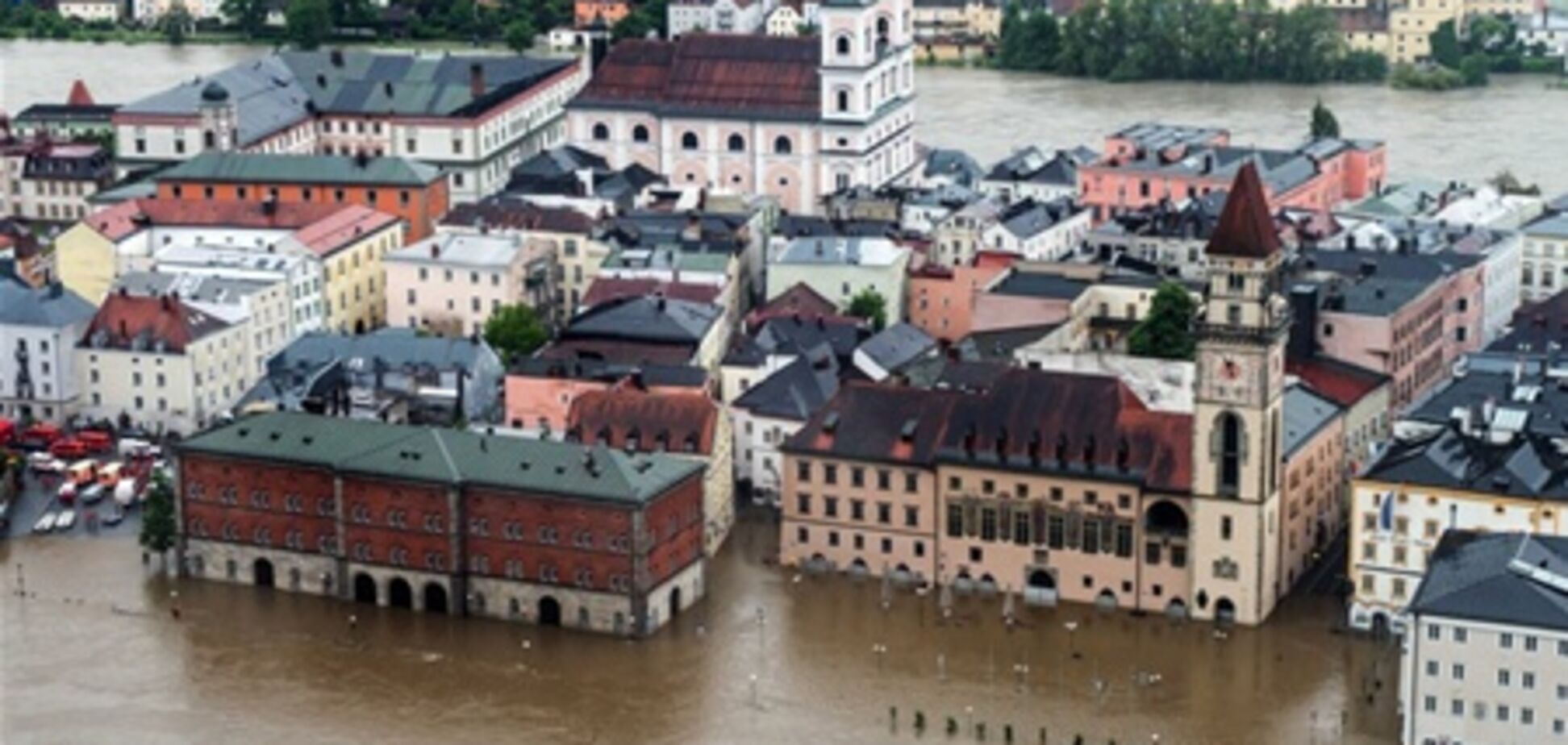 Туристы отказываются от поездок в Европу из-за наводнения