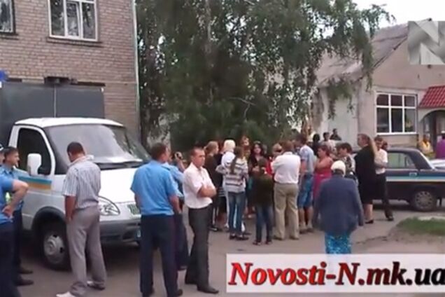 Милицейское изнасилование: жители Николаевщины вышли с протестом