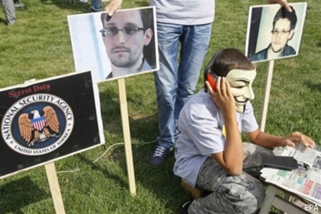 У Путіна заявили, що не мають наміру займатися Сноуденом