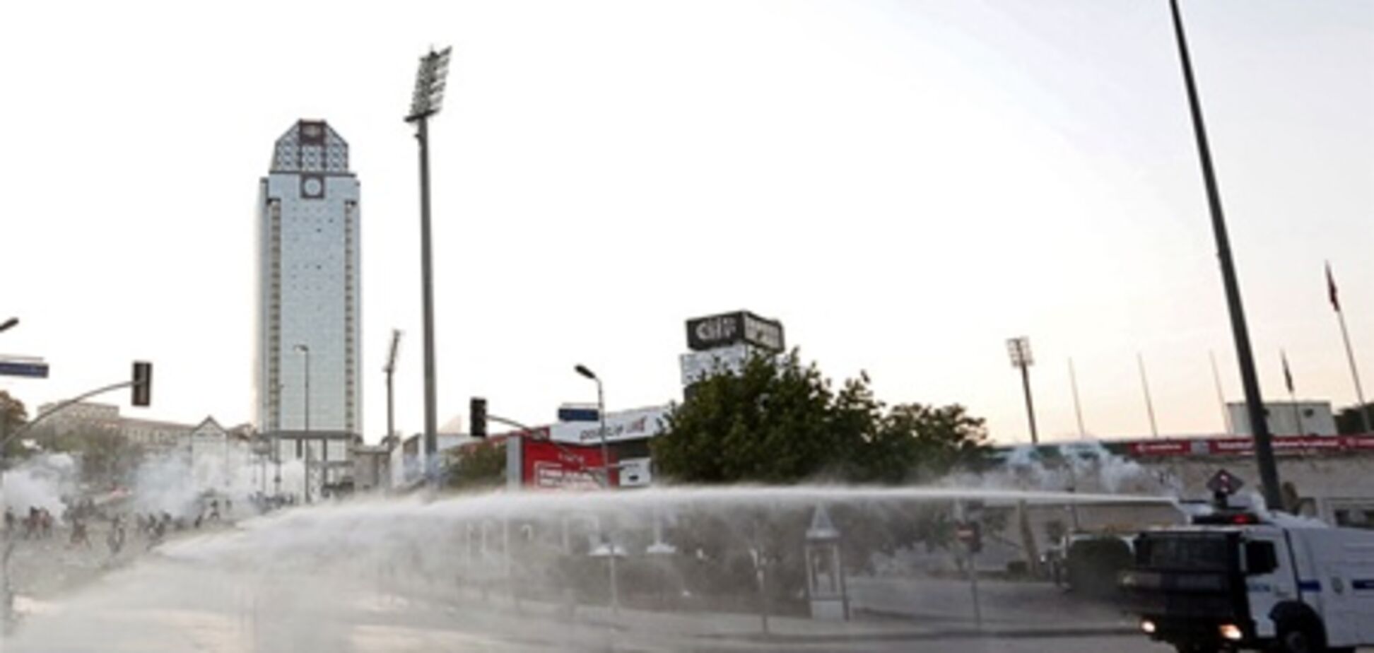 Власти Антальи во главе с мэром поддержали протестующих