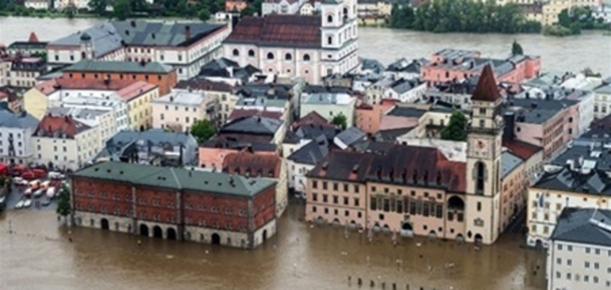 МЗС закликає українців бути обережніше з поїздками в потопаючу Європу