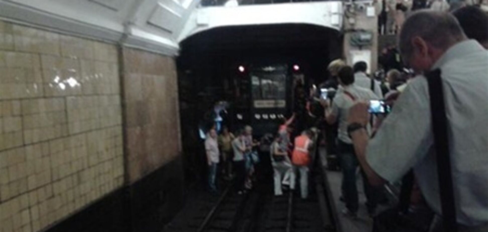 Через пожежу в метро Москви постраждало більше 30 осіб