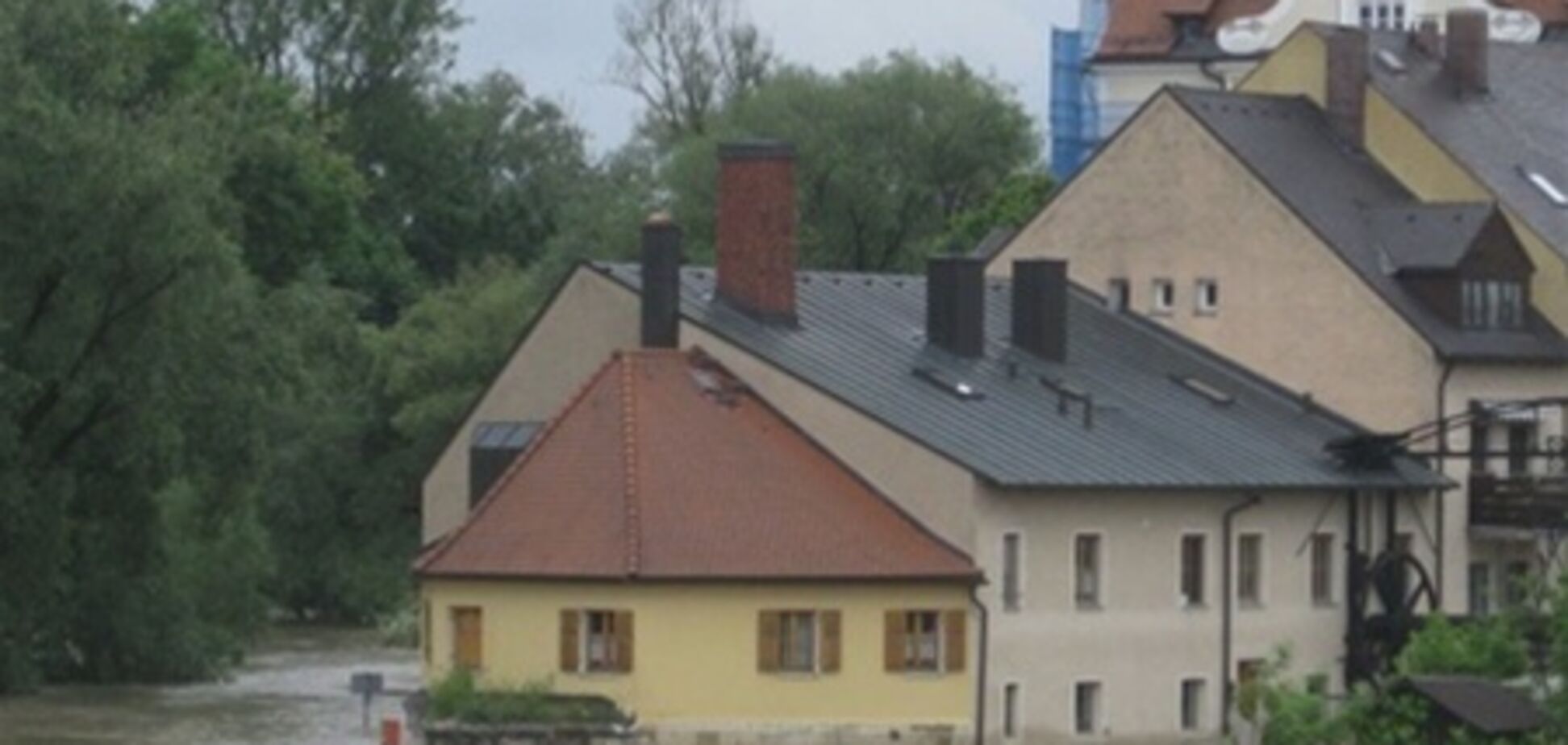 В Братиславе объявлено чрезвычайное положение