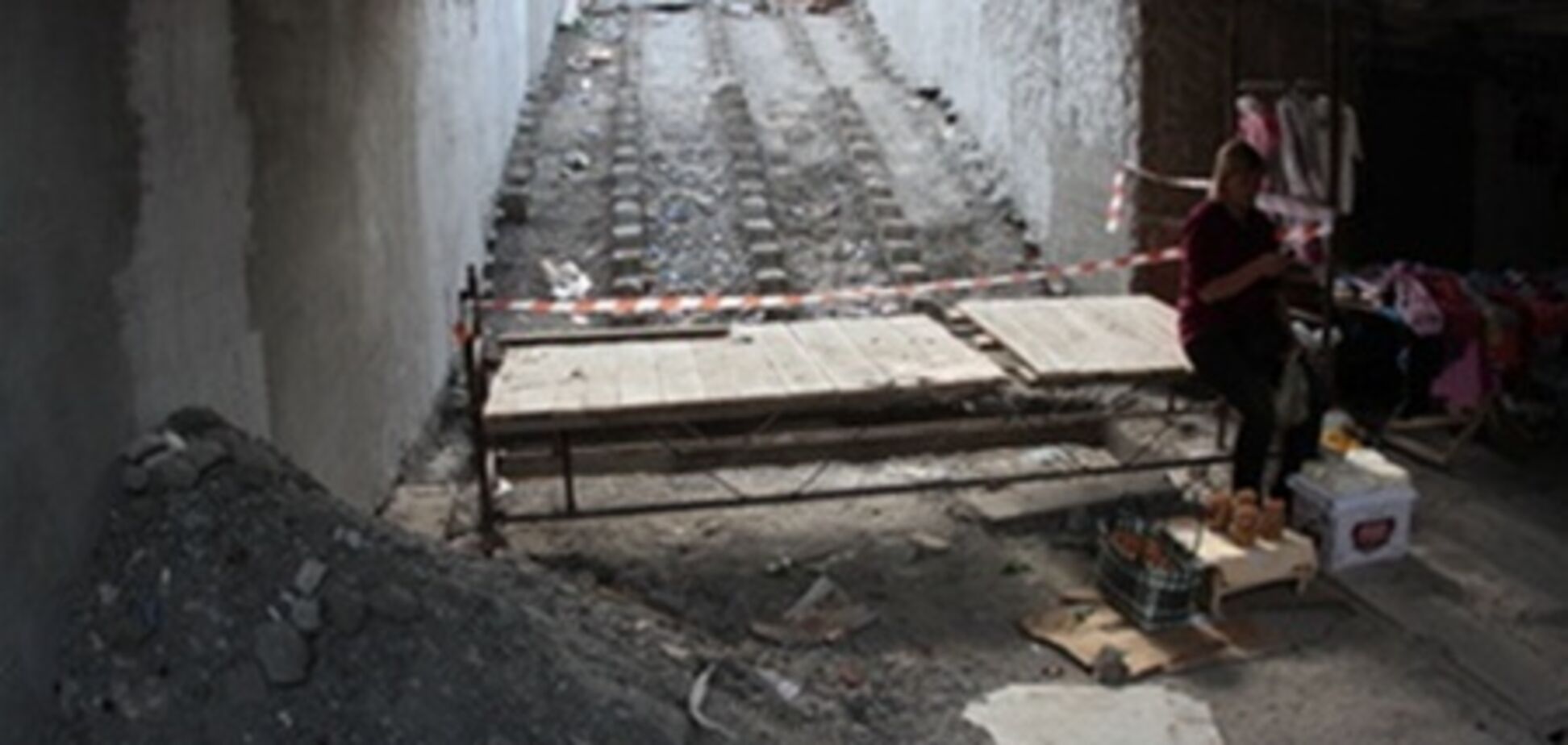 Подземный переход возле ст. м. 'Святошин' 'разбомбили' и не ремонтируют
