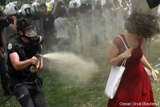 Девушка в красном...