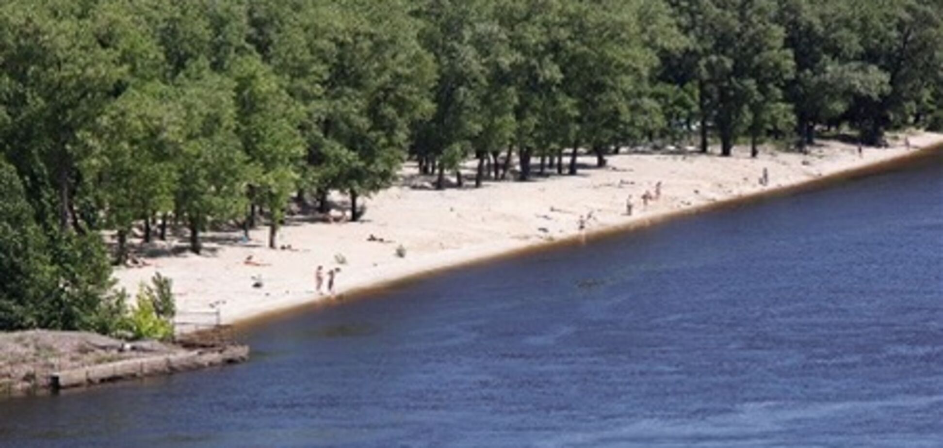 В Киеве разрешили купаться на пяти пляжах