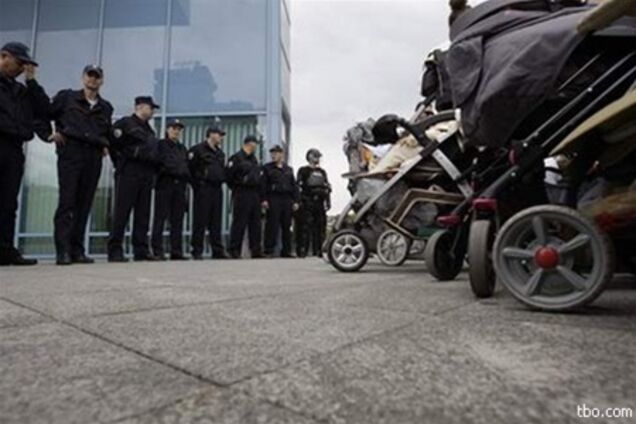 Маніфестанти взяли в заручники весь боснійська парламент