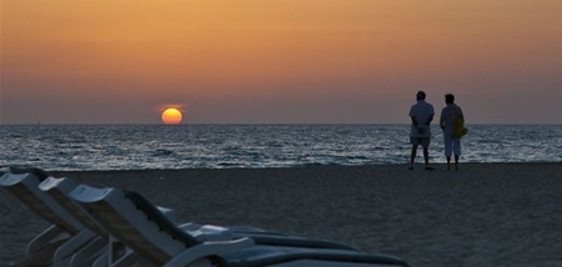 В Дубае запрещено купаться после захода солнца