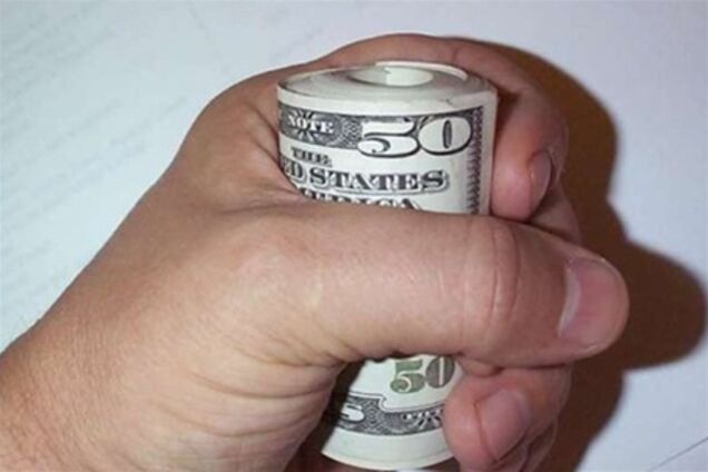 При покупке валюты в безнале предлагают снимать 1% в ПФУ