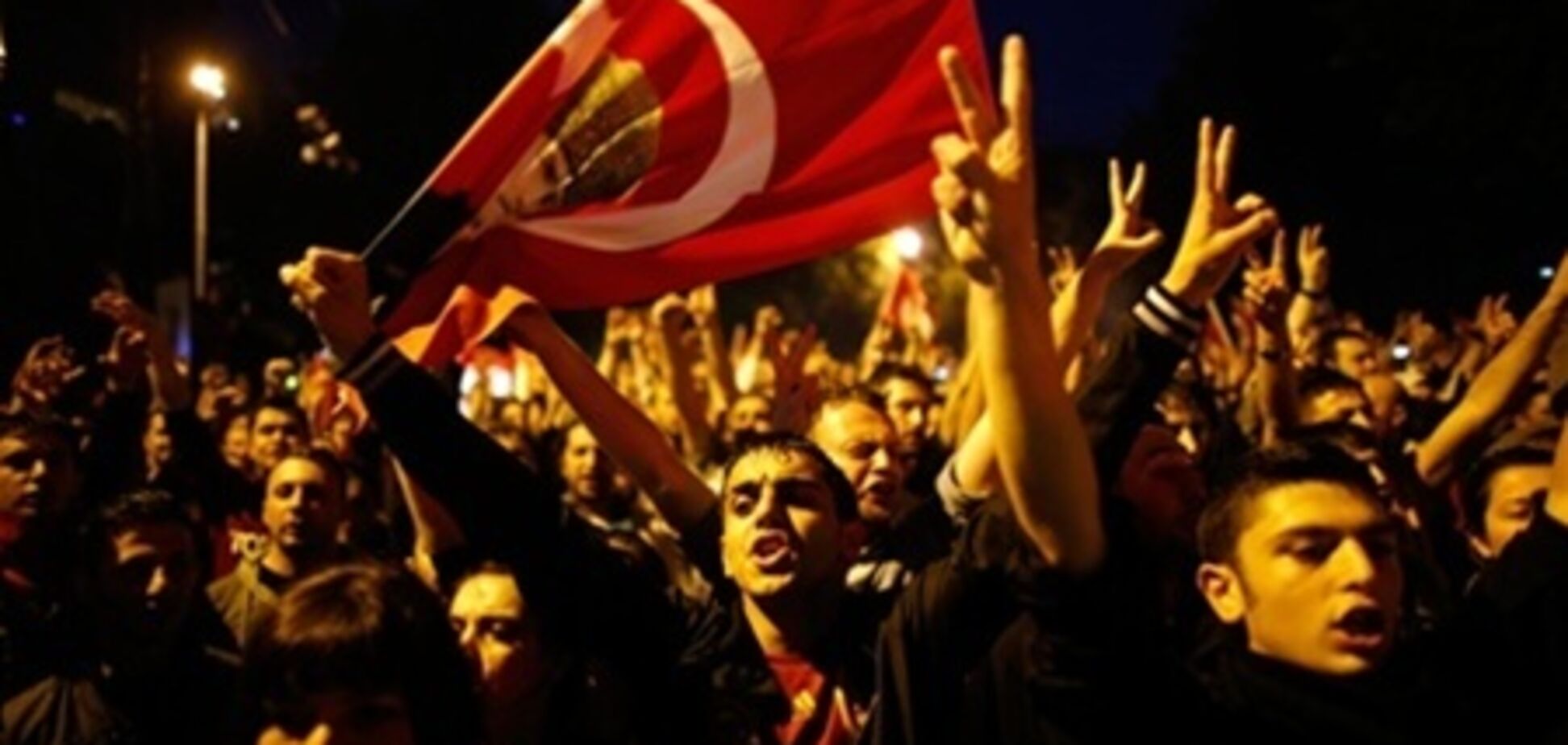 Против демонстрантов в Анкаре применили газ и водометы