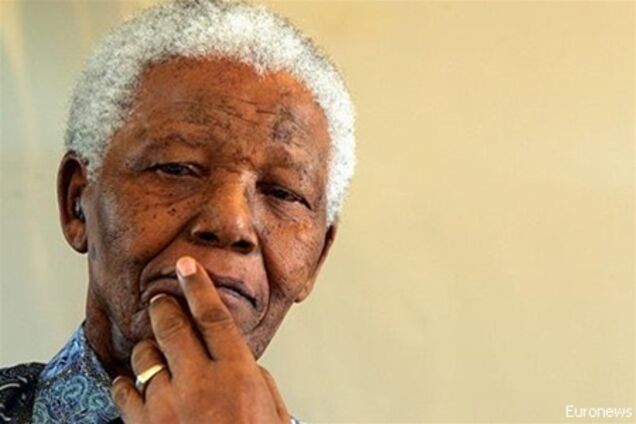 Врачи: состояние Манделы стабильно тяжелое