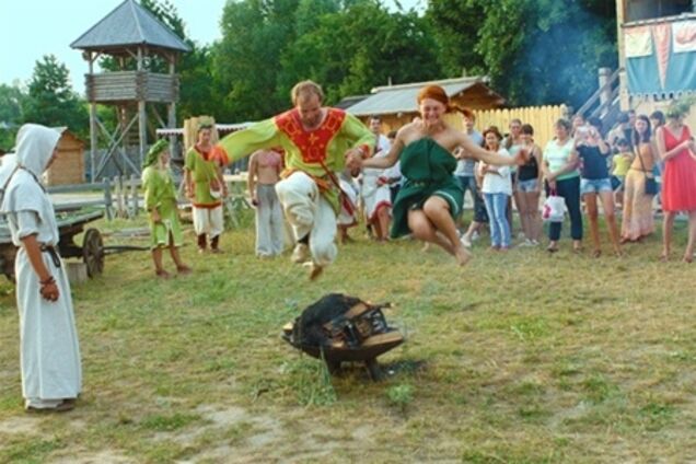 Парк 'Київська Русь' на Івана Купала: безкоштовний проїзд і 50% знижки на квиток