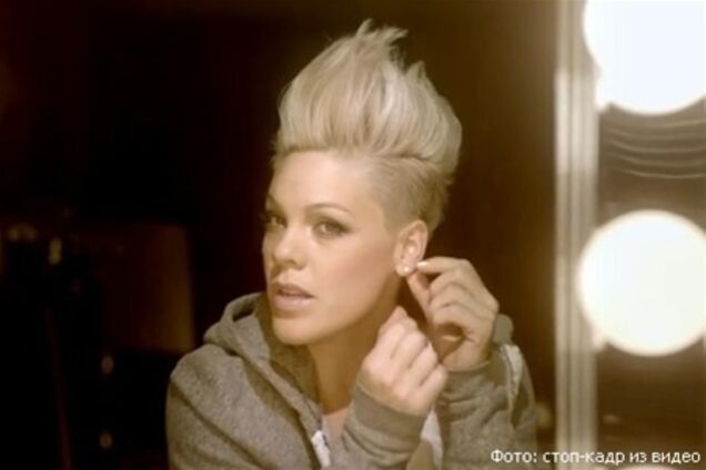 Пинк и Лили Аллен клип 'True Love'