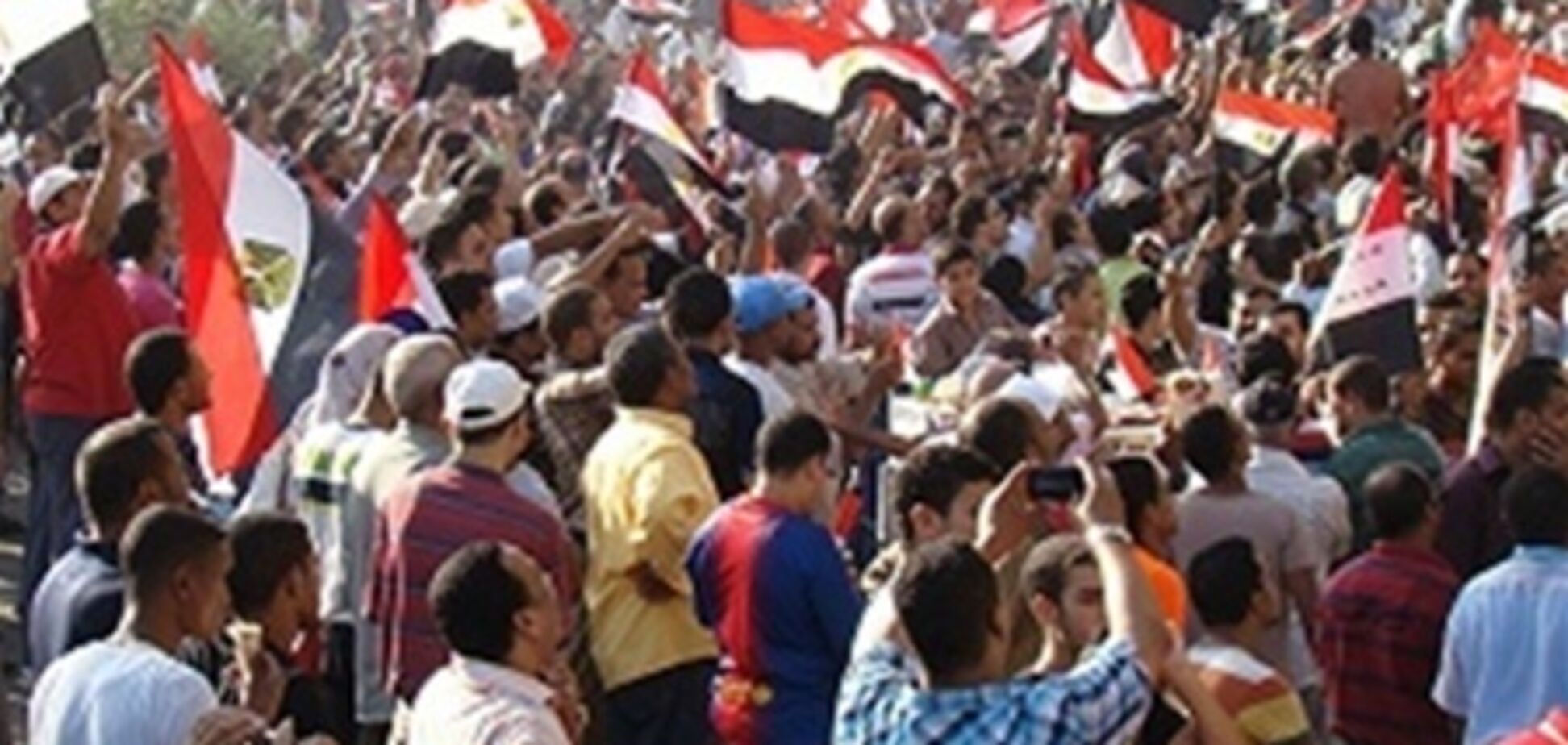 Протестующие захватили штаб-квартиру 'Братьев-мусульман' в Каире