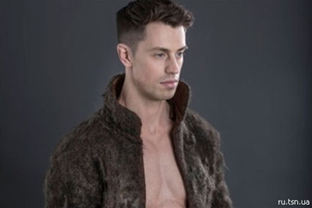 Дизайнери створили пальто з чоловічих волосся на грудях