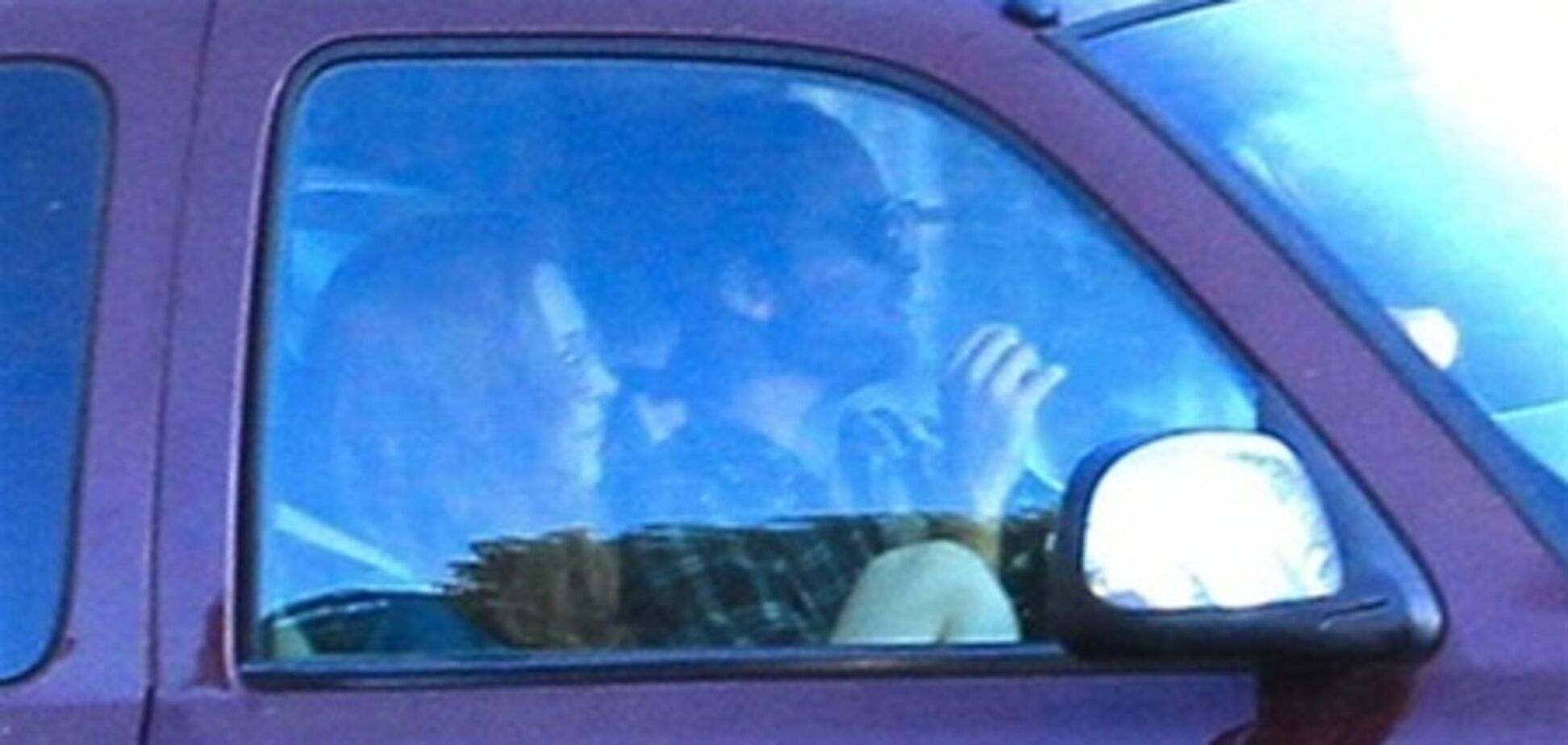 Роберт Паттинсон замечен с рыжеволосой девицей