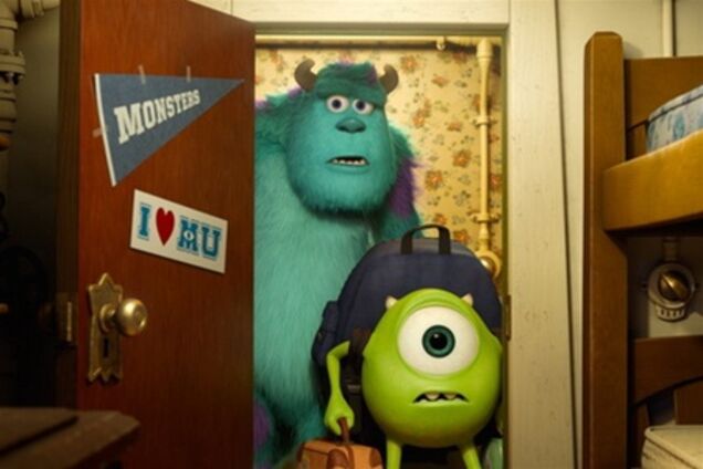 Монстры удержали лидерство в прокате