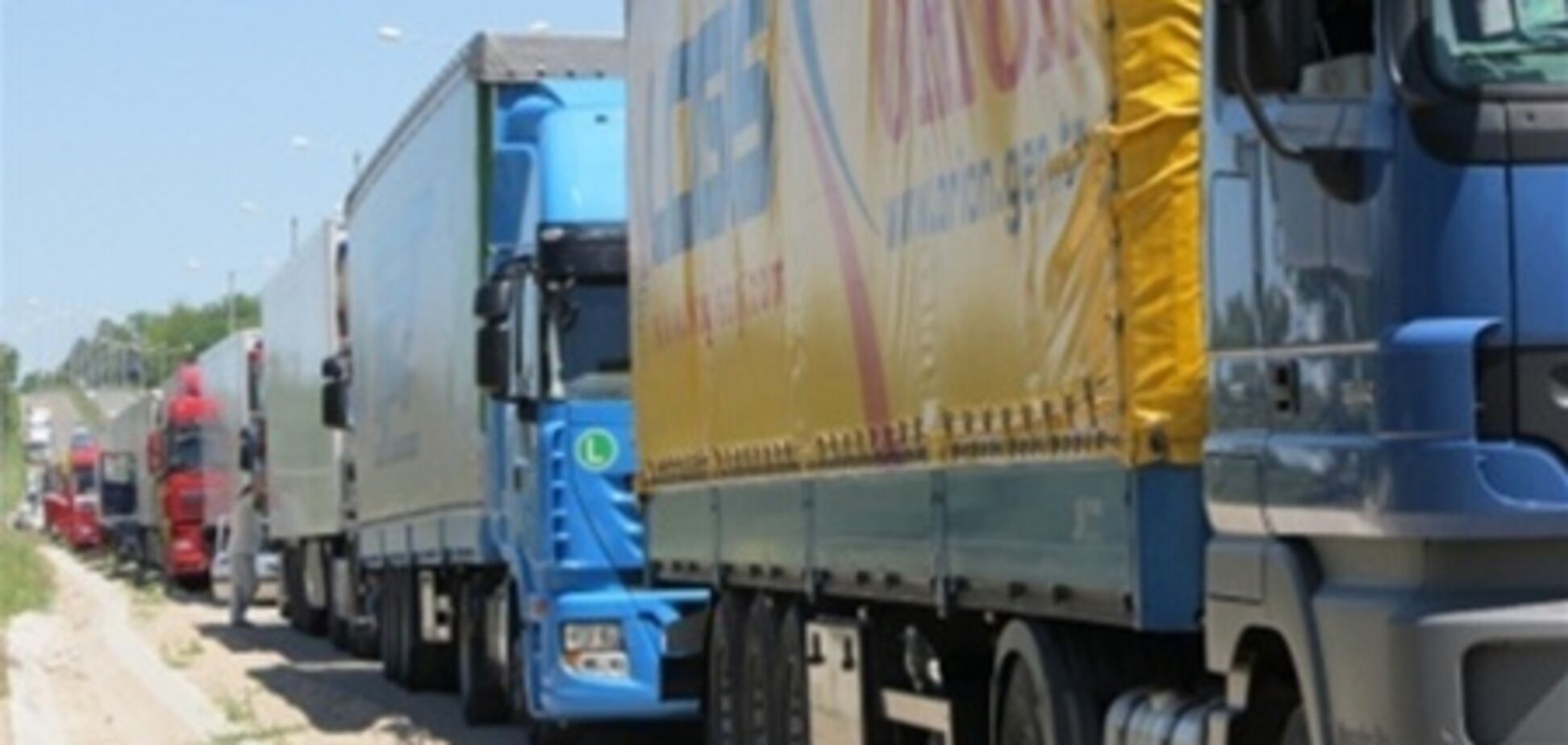 На Западной Украине из-за жары остановили грузовики. Обновлено