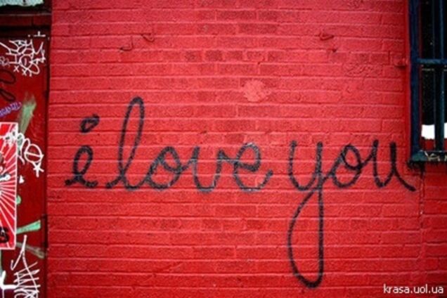 Російська перекладачка зізналася в коханні на 68 мовах