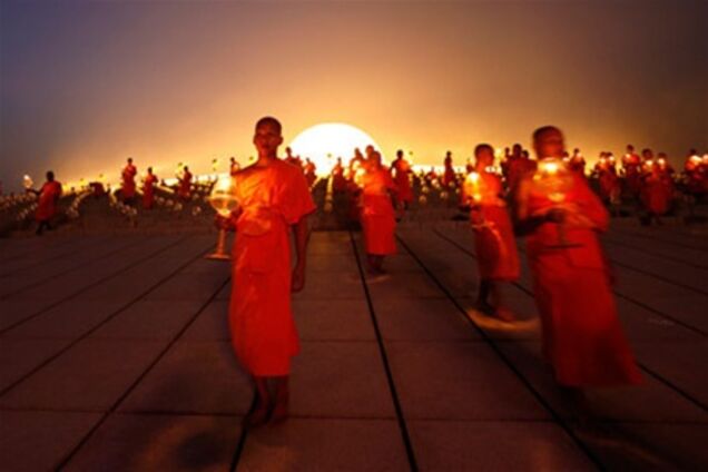 У Таїланді буддійських ченців вигнали з монастирів за наркотики