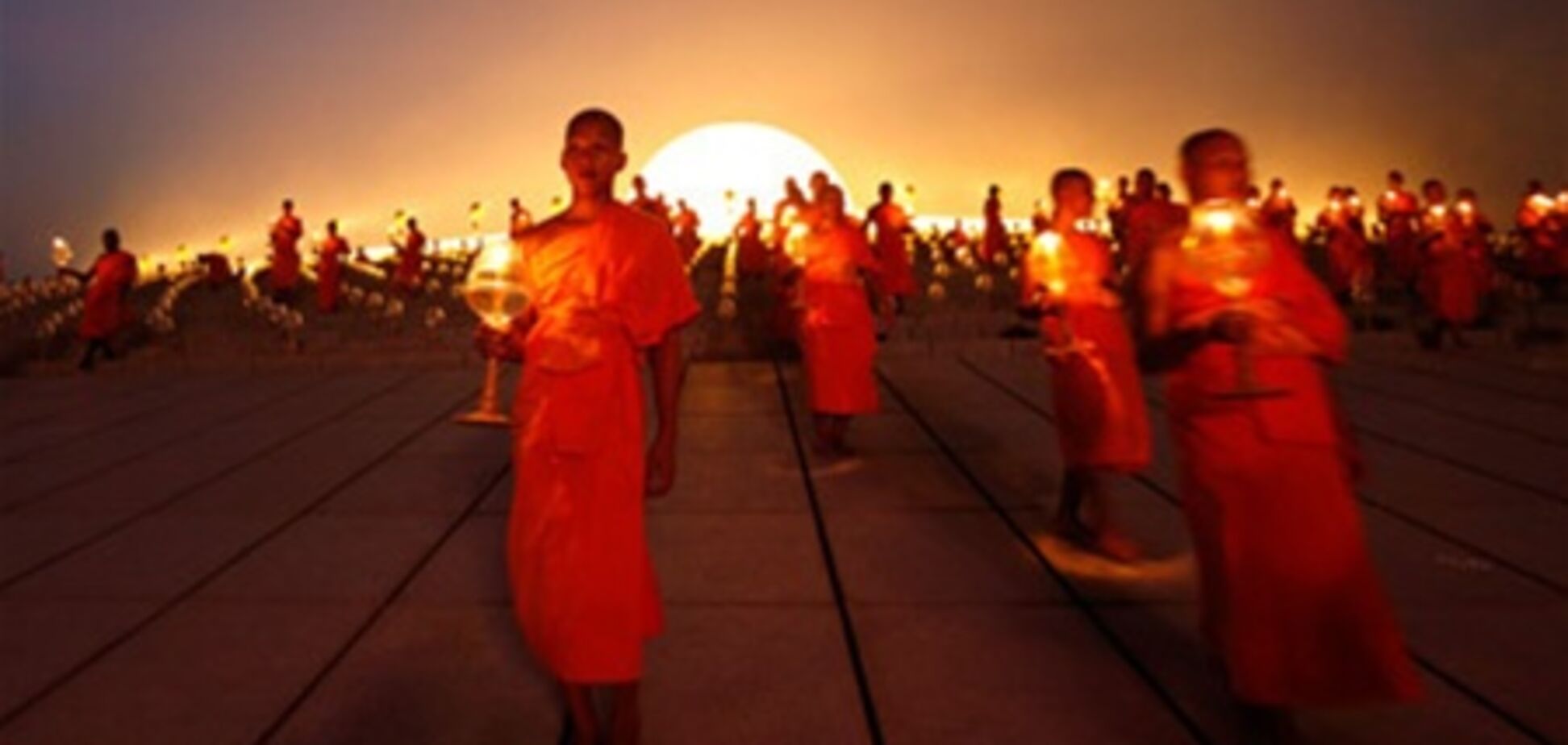 У Таїланді буддійських ченців вигнали з монастирів за наркотики