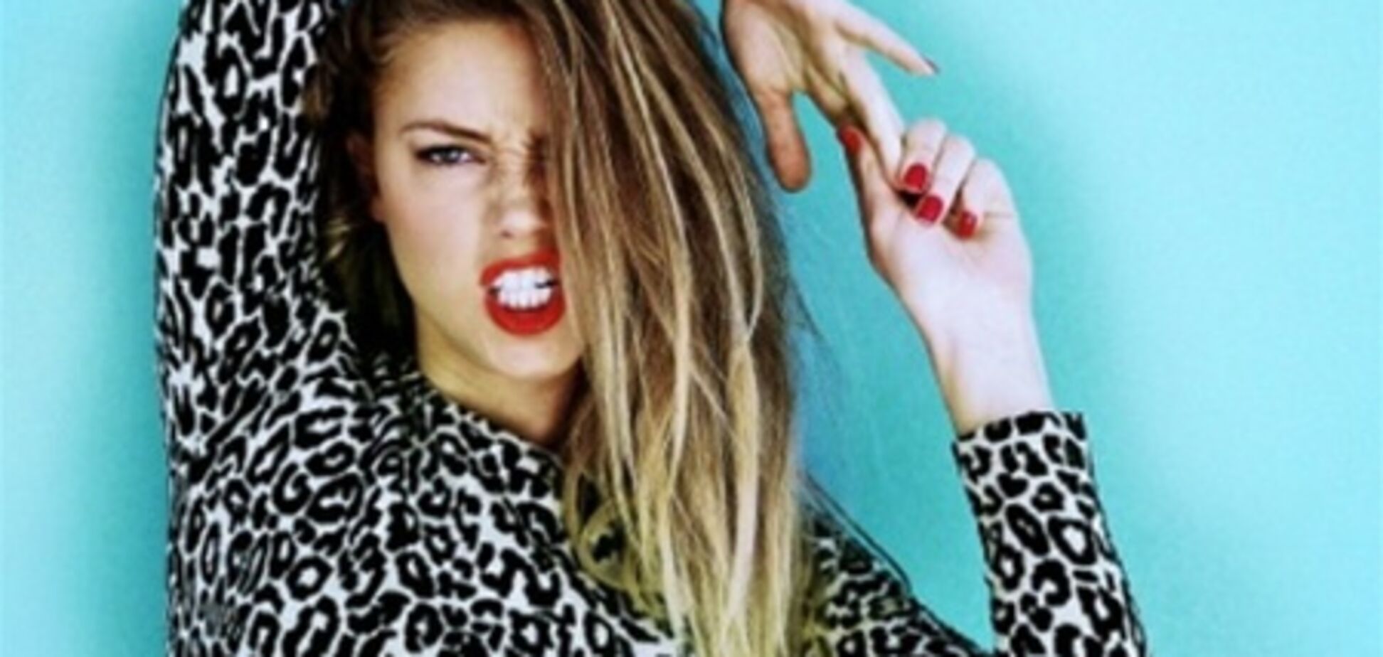 Леопардовая Эмбер Херд рычит и кусается