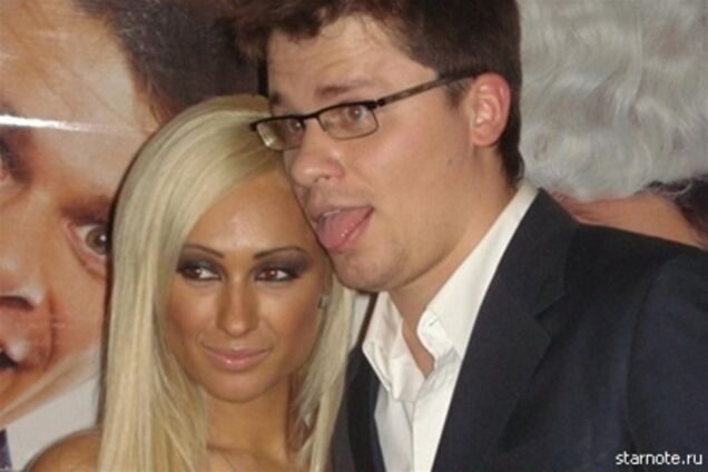 Экс-жена Харламова напала на Кристину Асмус