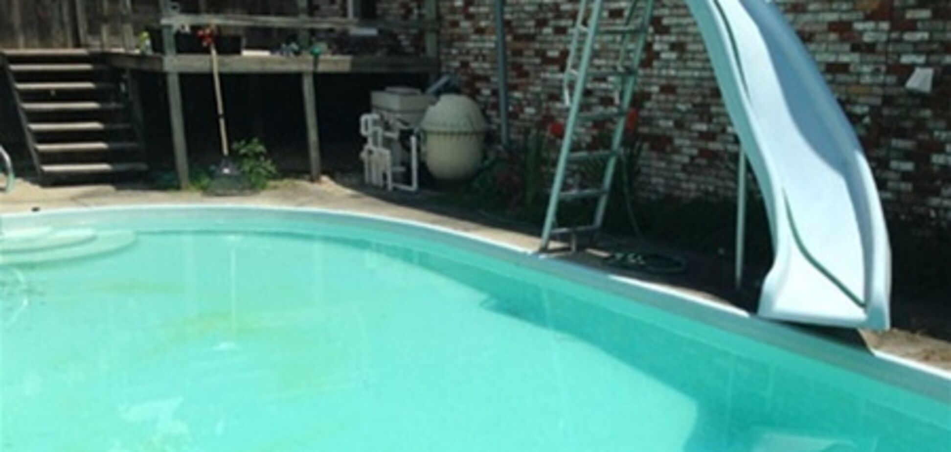 Чоловік пограбував будинок сусіда, поки той милувався голою жінкою