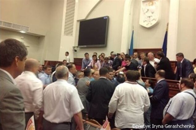 В Киевсовете происходит захват власти - Батьківщина