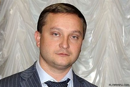 На избитого депутата Госдумы во время опознания подозреваемый напал с дыроколом