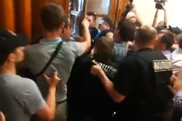 В Киевсовете была потасовка, а не драка - милиция